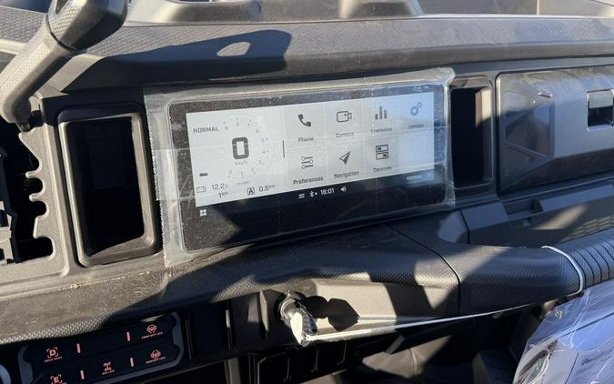 2026 Can-Am® Defender XT HD11 With 10.25 in.display