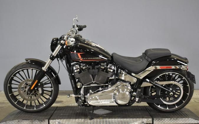 2024 Harley-Davidson Breakout 117 Vivid Black