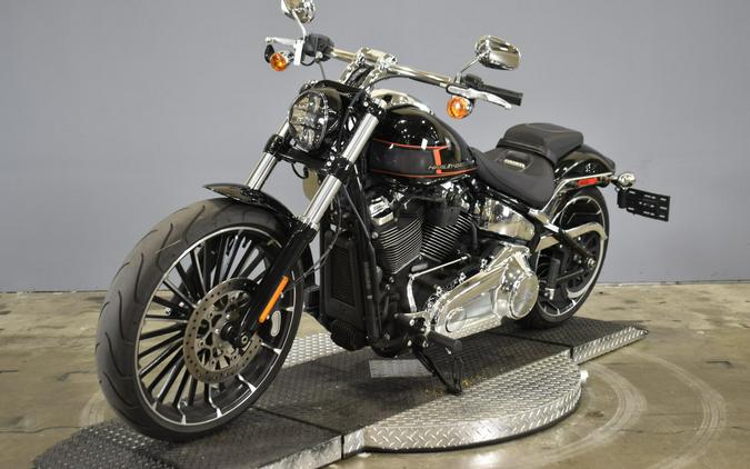 2024 Harley-Davidson Breakout 117 Vivid Black