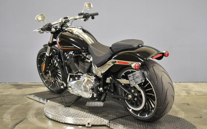 2024 Harley-Davidson Breakout 117 Vivid Black