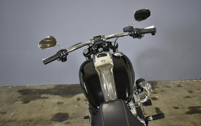 2024 Harley-Davidson Breakout 117 Vivid Black