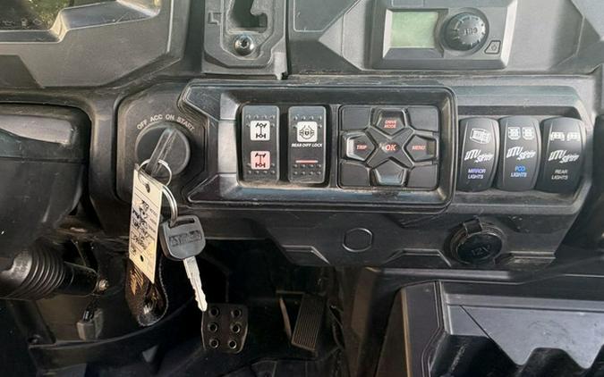 2021 Can-Am Defender MAX Limited HD10