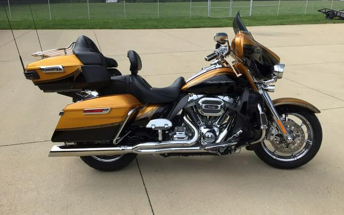 2015 FLHTKSE CVO™ Ultra Limited