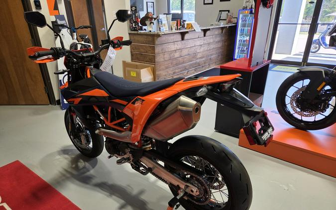 2026 KTM 690 SMC R