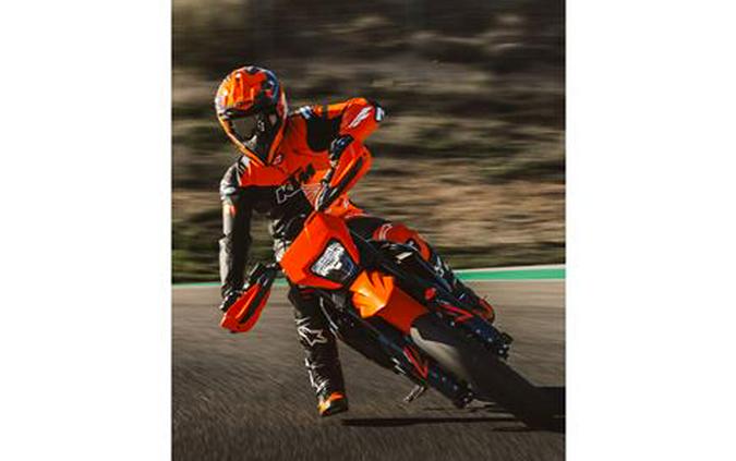 2026 KTM 690 SMC R