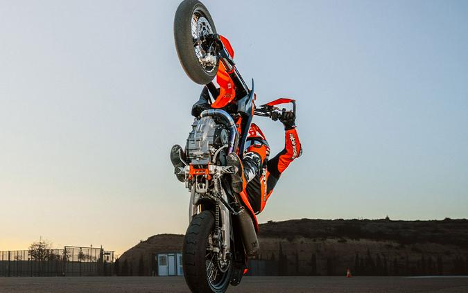2026 KTM 690 SMC R