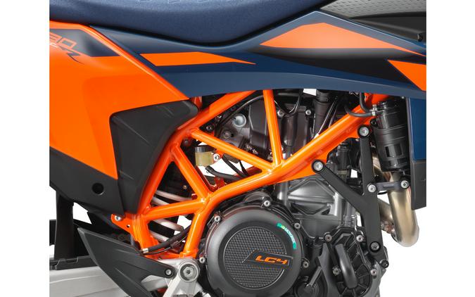 2026 KTM 690 SMC R