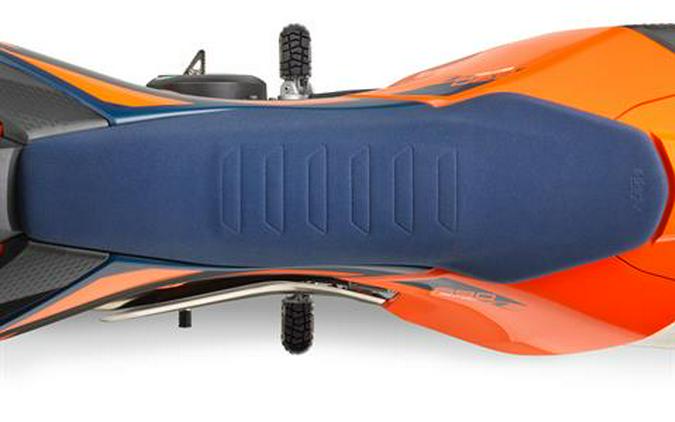2026 KTM 690 SMC R