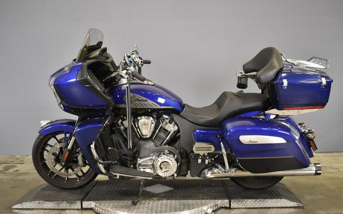 2022 Indian Motorcycle Challenger blue