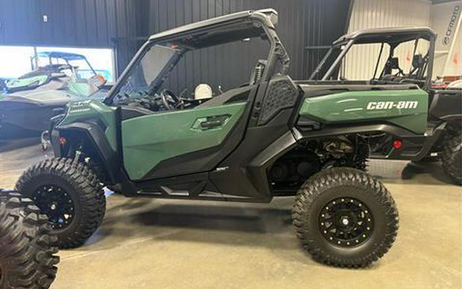 2023 Can-Am Commander DPS 700