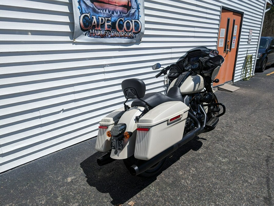 2023 Harley-Davidson Road Glide ST White Sand Pearl (Black Finish w/Cast Whe