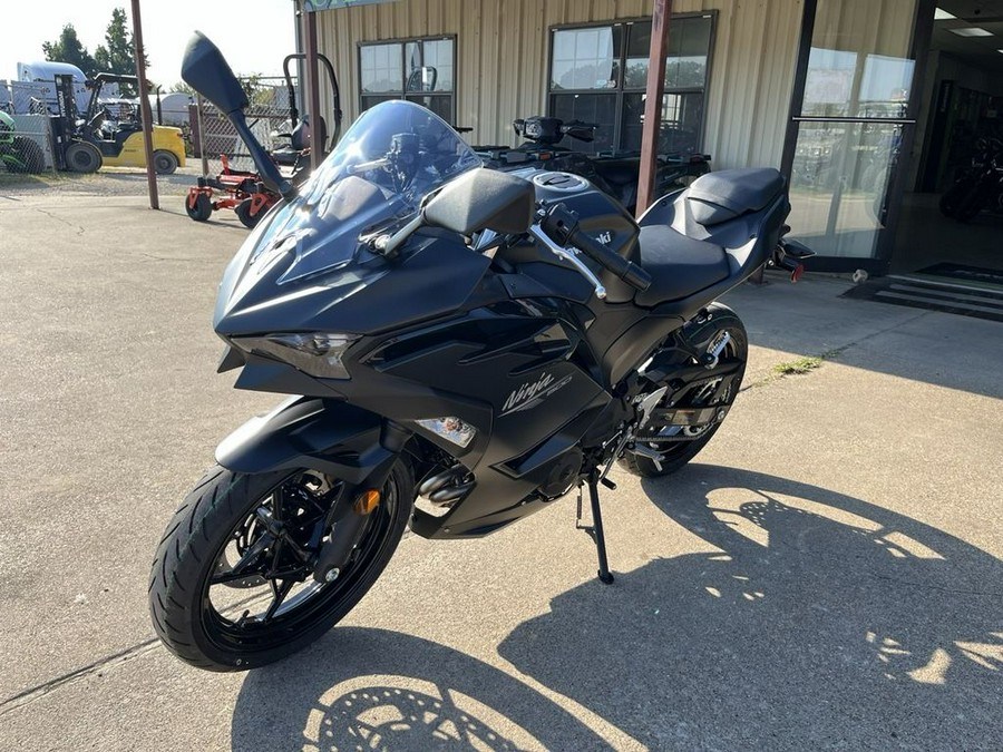 2026 Kawasaki Ninja® 500