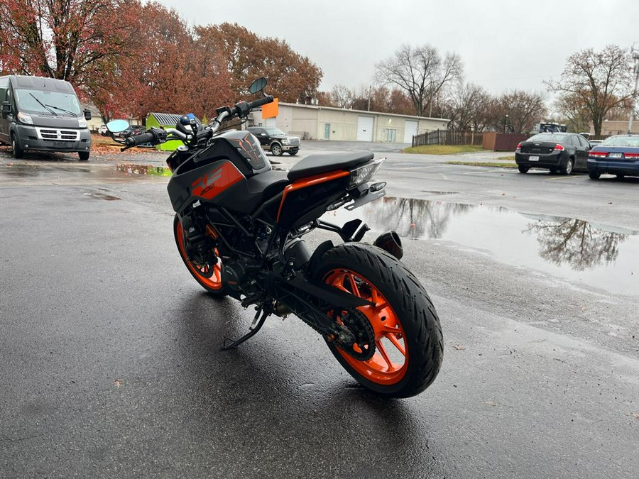 2023 KTM Duke 200