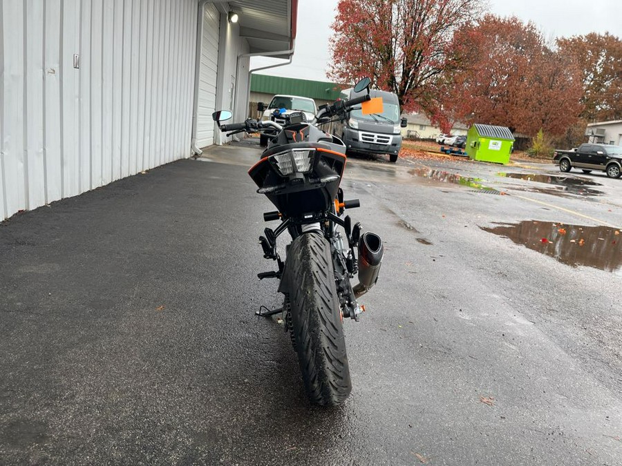 2023 KTM Duke 200