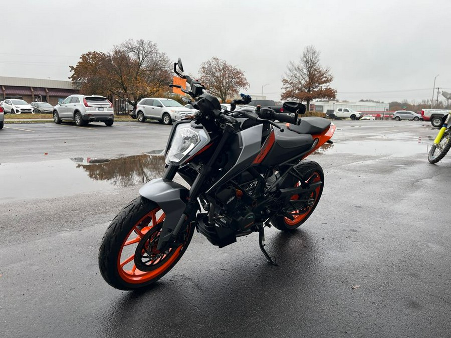 2023 KTM Duke 200