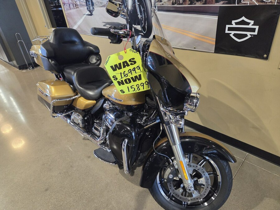 2017 Harley-Davidson® Ultra Limited BLKHGLD/BLK QTZ W/PINSTRIPE