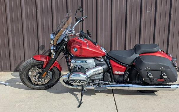 2022 BMW R 18 Classic Mars Red Metallic