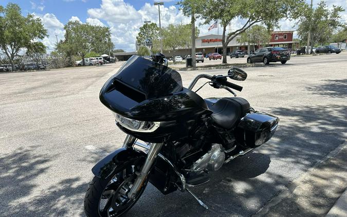 2026 Harley-Davidson® Road Glide® Vivid Black Chrome Trim