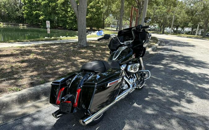 2026 Harley-Davidson® Road Glide® Vivid Black Chrome Trim