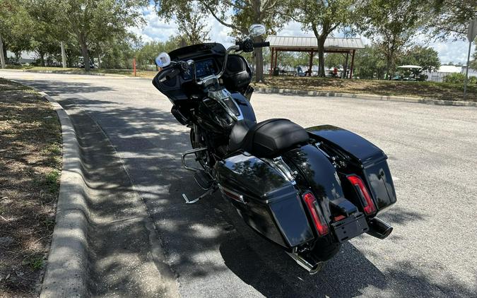 2026 Harley-Davidson® Road Glide® Vivid Black Chrome Trim