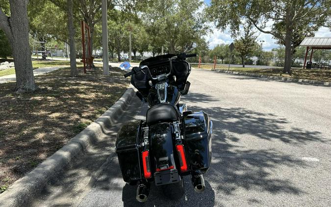 2026 Harley-Davidson® Road Glide® Vivid Black Chrome Trim