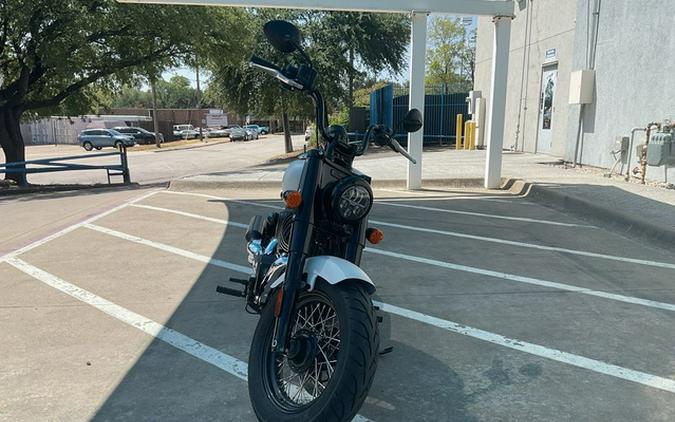 2024 Indian Chief Bobber ABS Ghost White Metallic Smoke