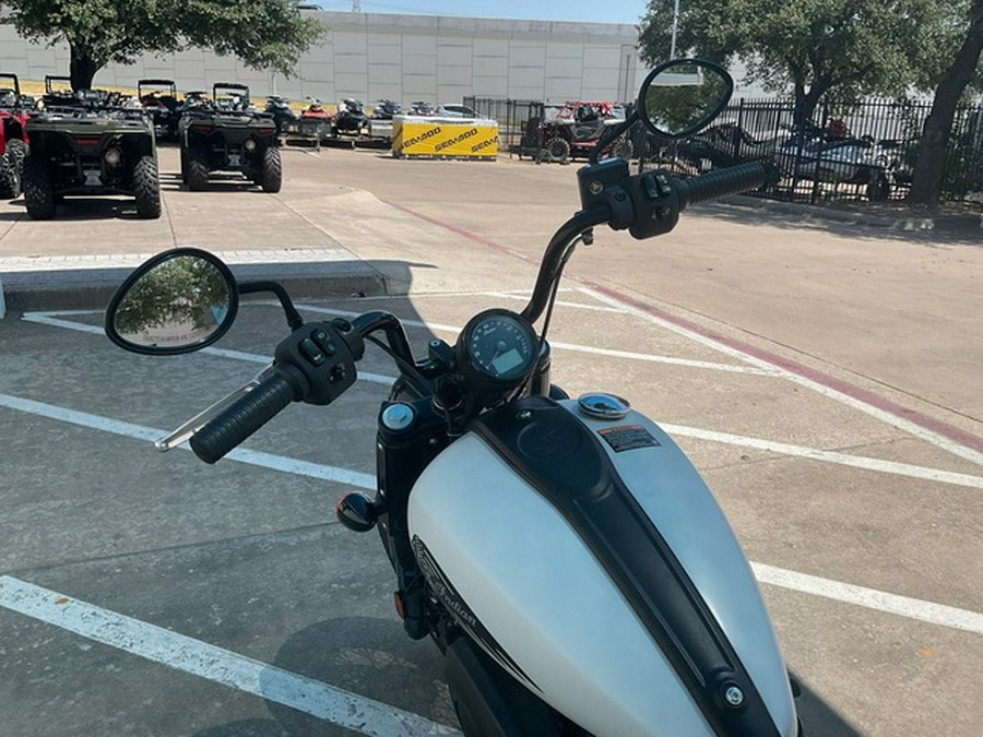 2024 Indian Chief Bobber ABS Ghost White Metallic Smoke