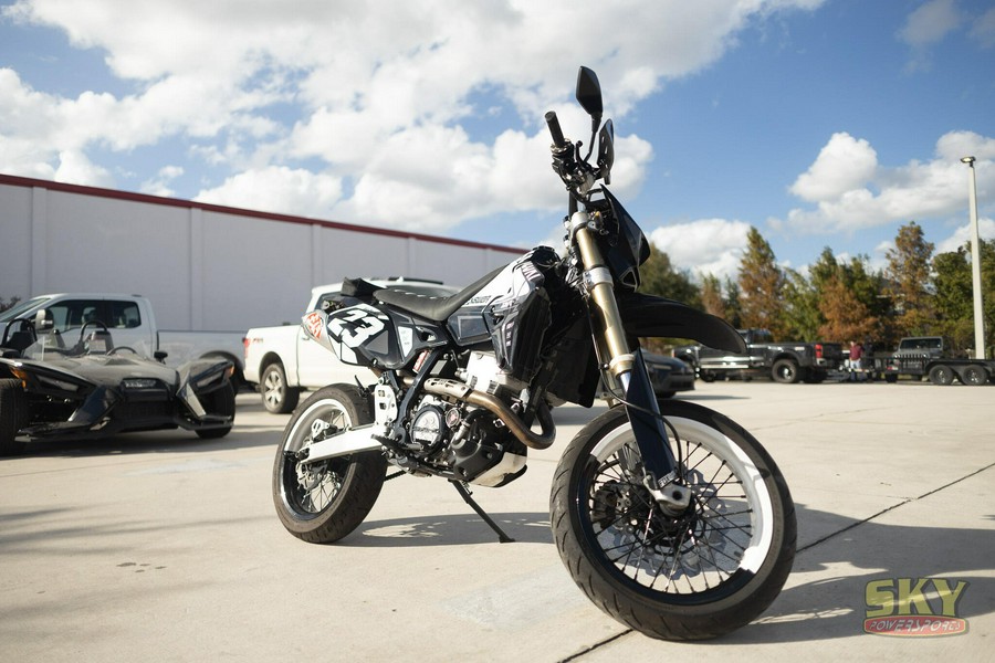 2015 Suzuki DRZ400SM Base