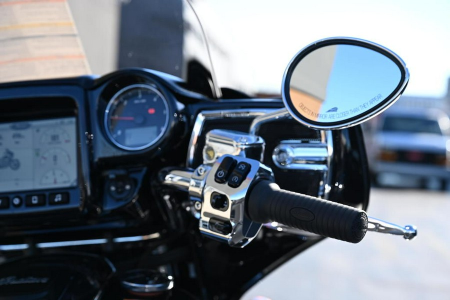 2024 Indian Motorcycle® Roadmaster® Limited Black Azure Crystal