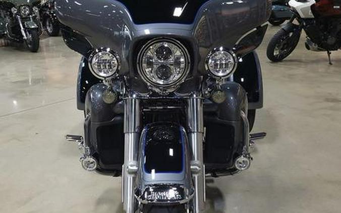2022 Harley-Davidson® FLHTCUTG - Tri Glide® Ultra