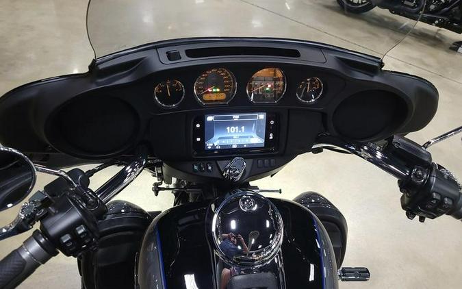 2022 Harley-Davidson® FLHTCUTG - Tri Glide® Ultra