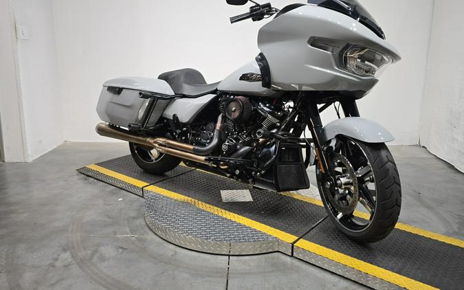 FLTRX 2024 Road Glide®