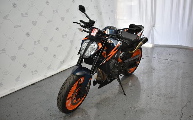 2022 KTM Duke 890 R