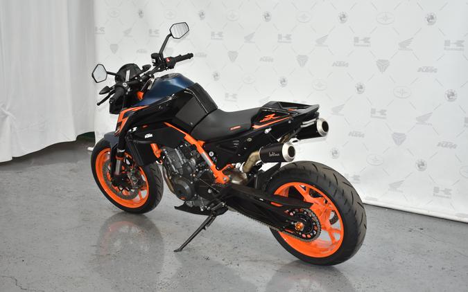 2022 KTM Duke 890 R