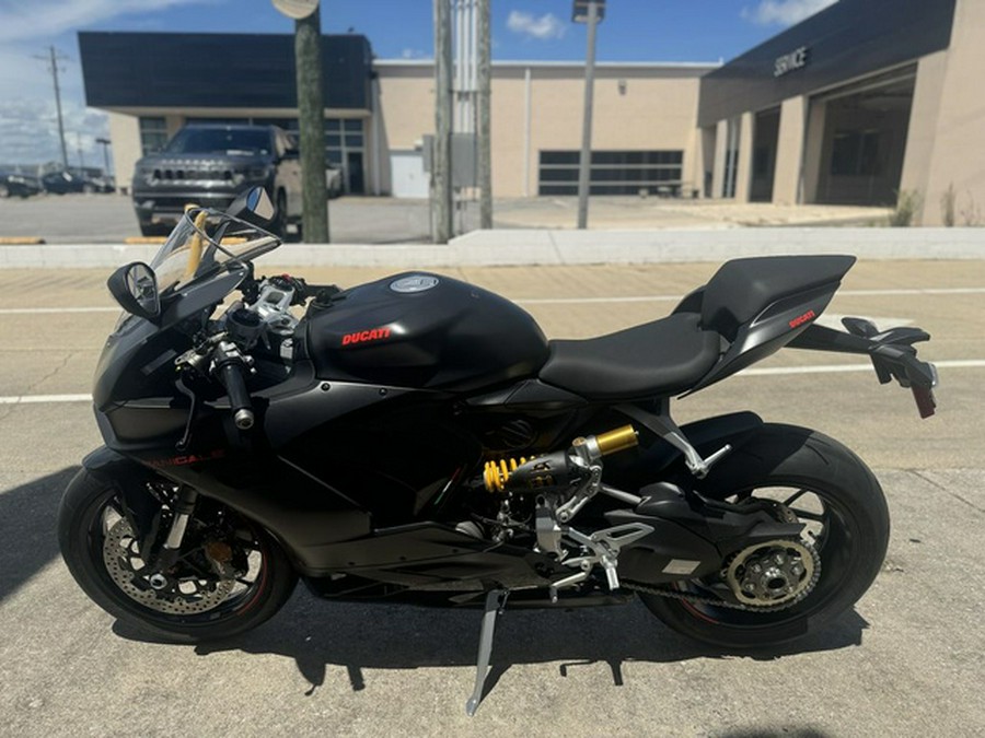 2025 Ducati Panigale V2 Black on Black