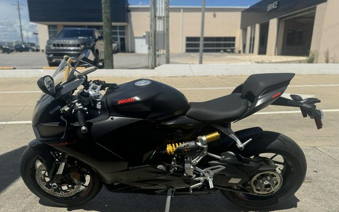 2025 Ducati Panigale V2 Black on Black