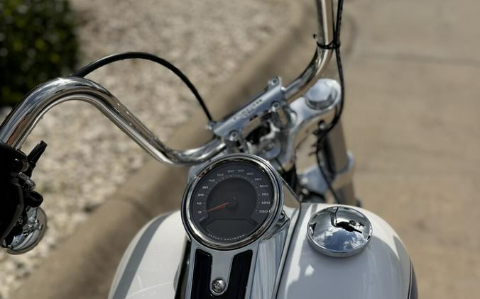 2026 Harley-Davidson Super Glide White Onyx Pearl