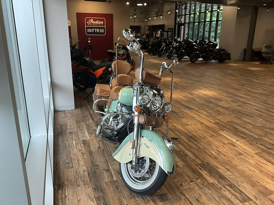 2017 Indian Motorcycle® Chief® Vintage Willow Green Over Ivory Cream