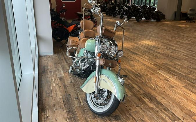 2017 Indian Motorcycle® Chief® Vintage Willow Green Over Ivory Cream