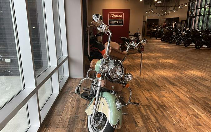 2017 Indian Motorcycle® Chief® Vintage Willow Green Over Ivory Cream