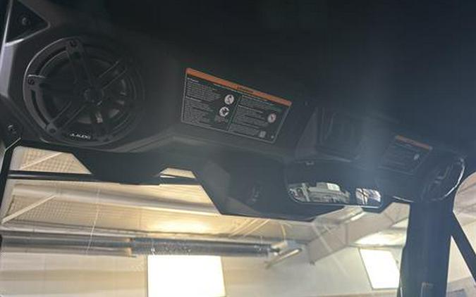 2026 Can-Am Defender Limited HD11