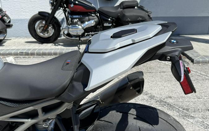 2026 BMW M 1000 R