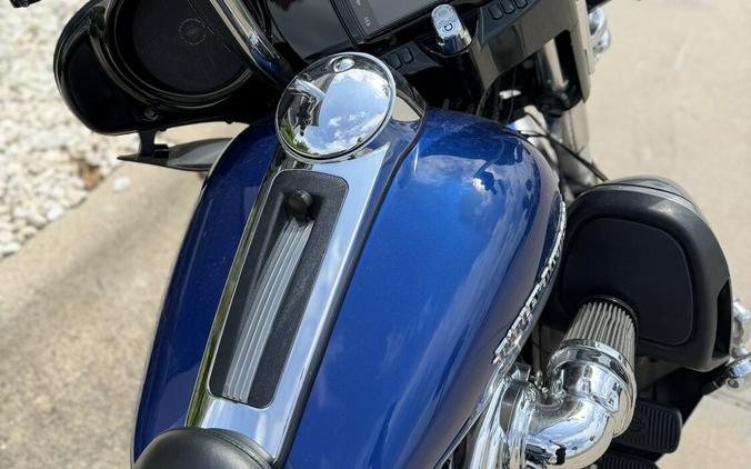 2017 Harley-Davidson Ultra Limited SUP BLU/BLT SLV W/PINSTRIPE