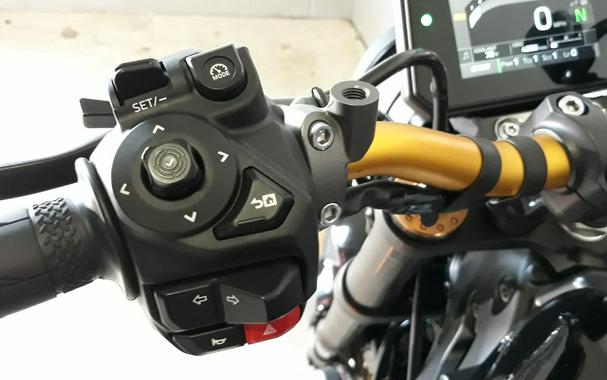 2025 XSR900 - Yamaha