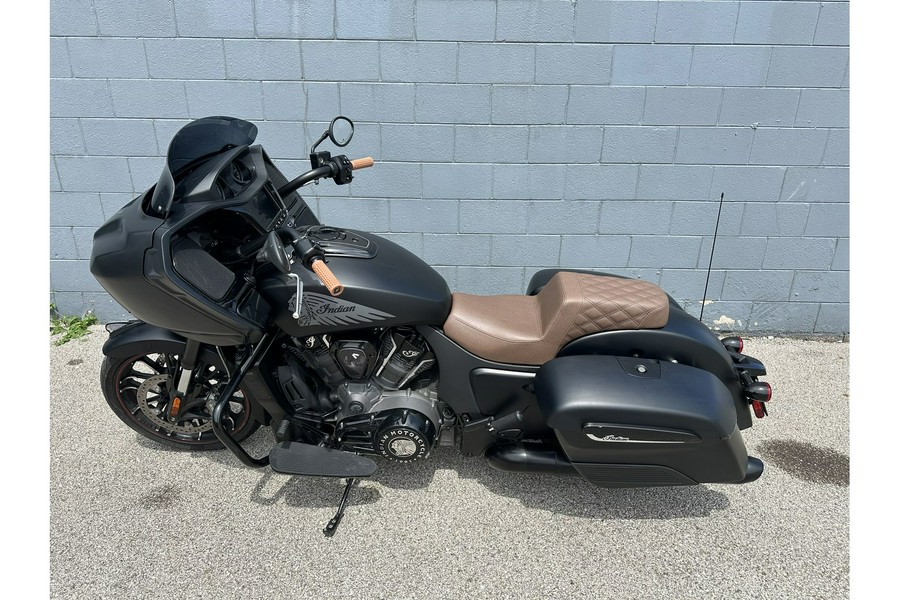 2022 Indian Motorcycle CHALLENGER DARK HORSE