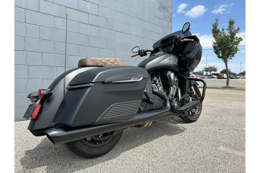 2022 Indian Motorcycle CHALLENGER DARK HORSE