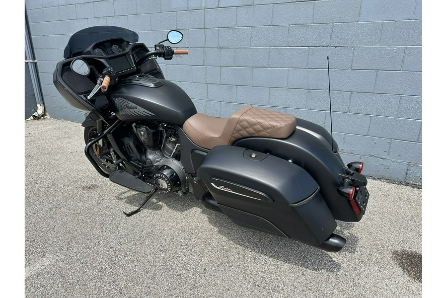 2022 Indian Motorcycle CHALLENGER DARK HORSE