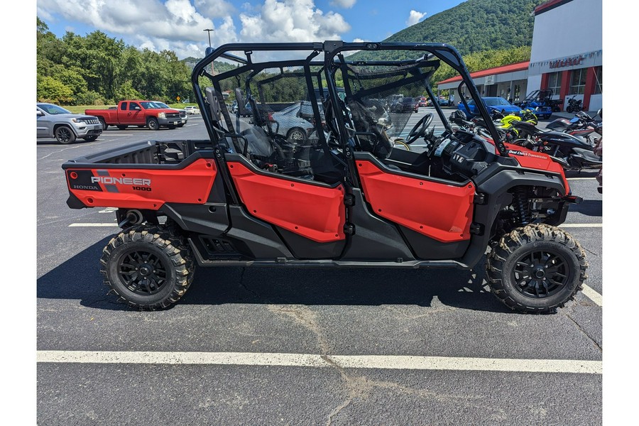 2025 Honda Pioneer 1000-6 Crew Deluxe
