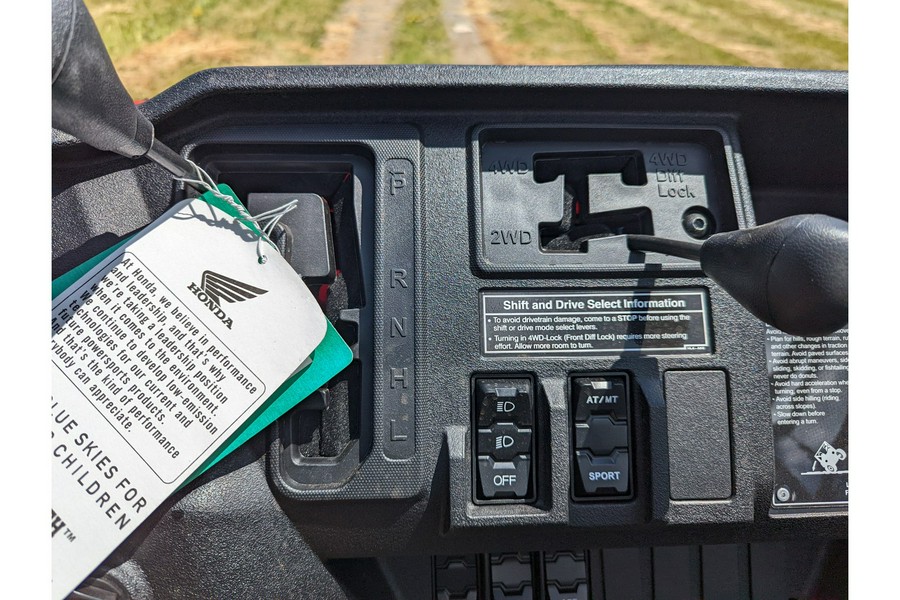 2025 Honda Pioneer 1000-6 Crew Deluxe