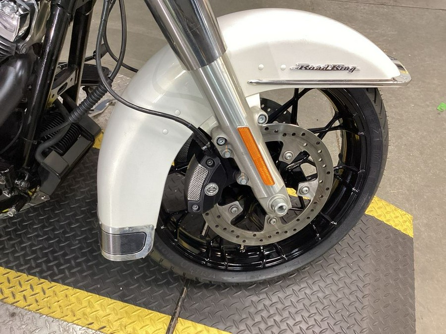 2015 Harley-Davidson® FLHR - Road King®